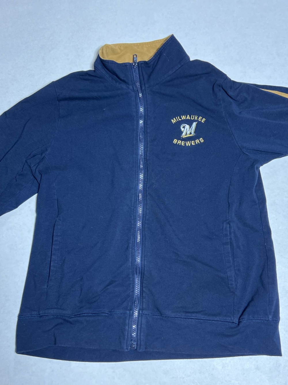 Women’s Milwaukee Brewers Major League Fitness zip up jacket size Large.